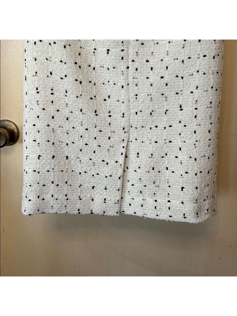 Ann Taylor Cream and Black Tweed Pencil Skirt size 2 - Picture 6 of 8